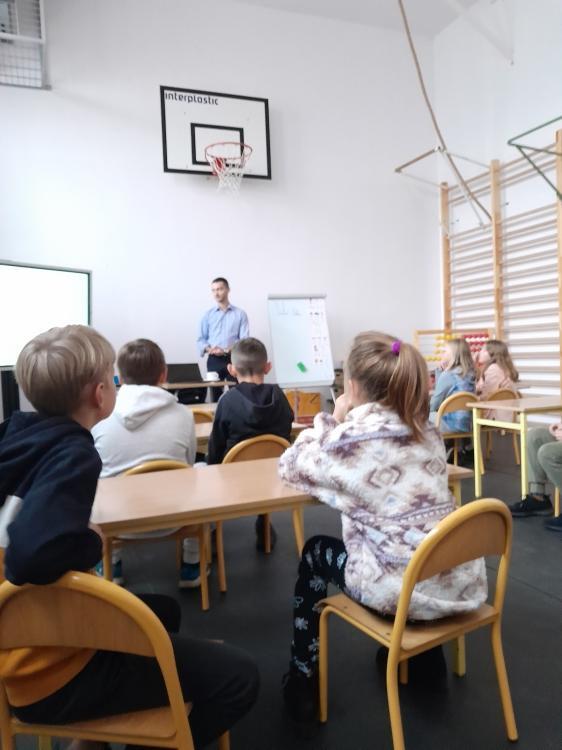 Jak chronić swoje dane osobowe w Internecie Szkoła Podstawowa im