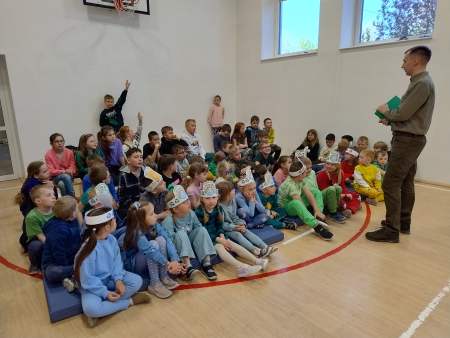 DZIEŃ ZIEMI - ZAJĘCIA Z EDUKATOREM Z NADLEŚNICTWA LUTÓWKO