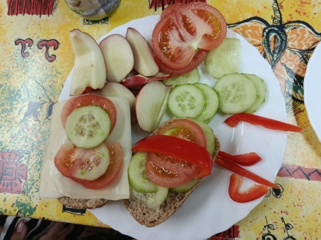 ZDROWE ŚNIADANIE Z MAMĄ I TATĄ W KLASIE 1