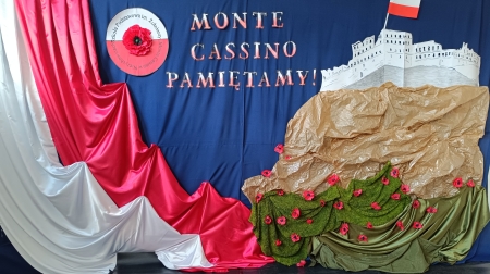 25. ROCZNICA NADANIA IMIENIA ŻOŁNIERZY MONTE CASSINO SZKOLE PODSTAWOWEJ W NIEŻYCHOWICACH